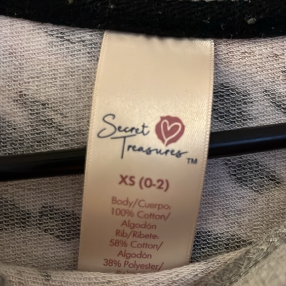 Sweater - Picture 2 of 4